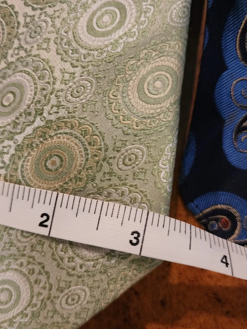 3pc Men’s 100% Silk Tie Lot Arrow USA Castleton Roundtree & Yorke Paisley Stripe